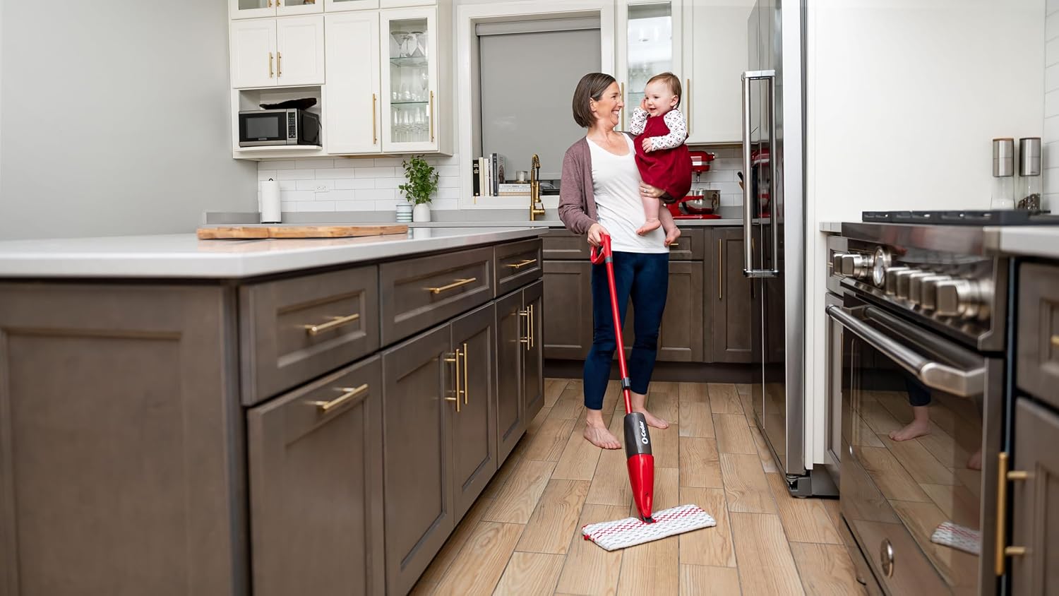 Microfiber Spray Mop with 4 Extra Refills F21225