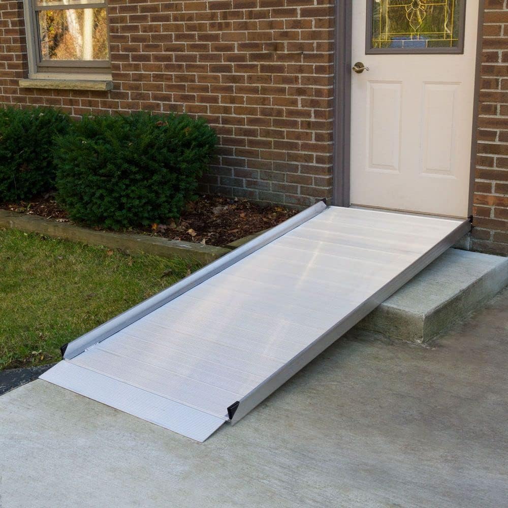 Aluminum Wheelchair Access Ramp - 4 ft W988322