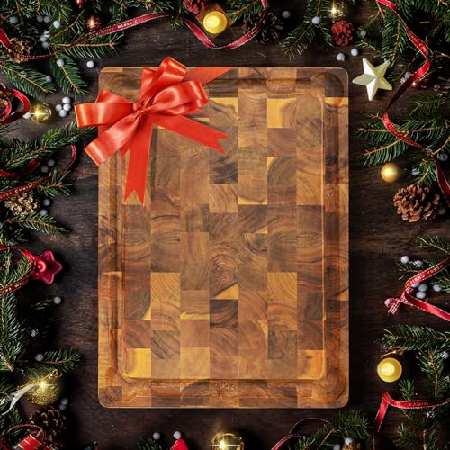 Acacia Wood Cutting Board with Juice Grooves and Handle D82174